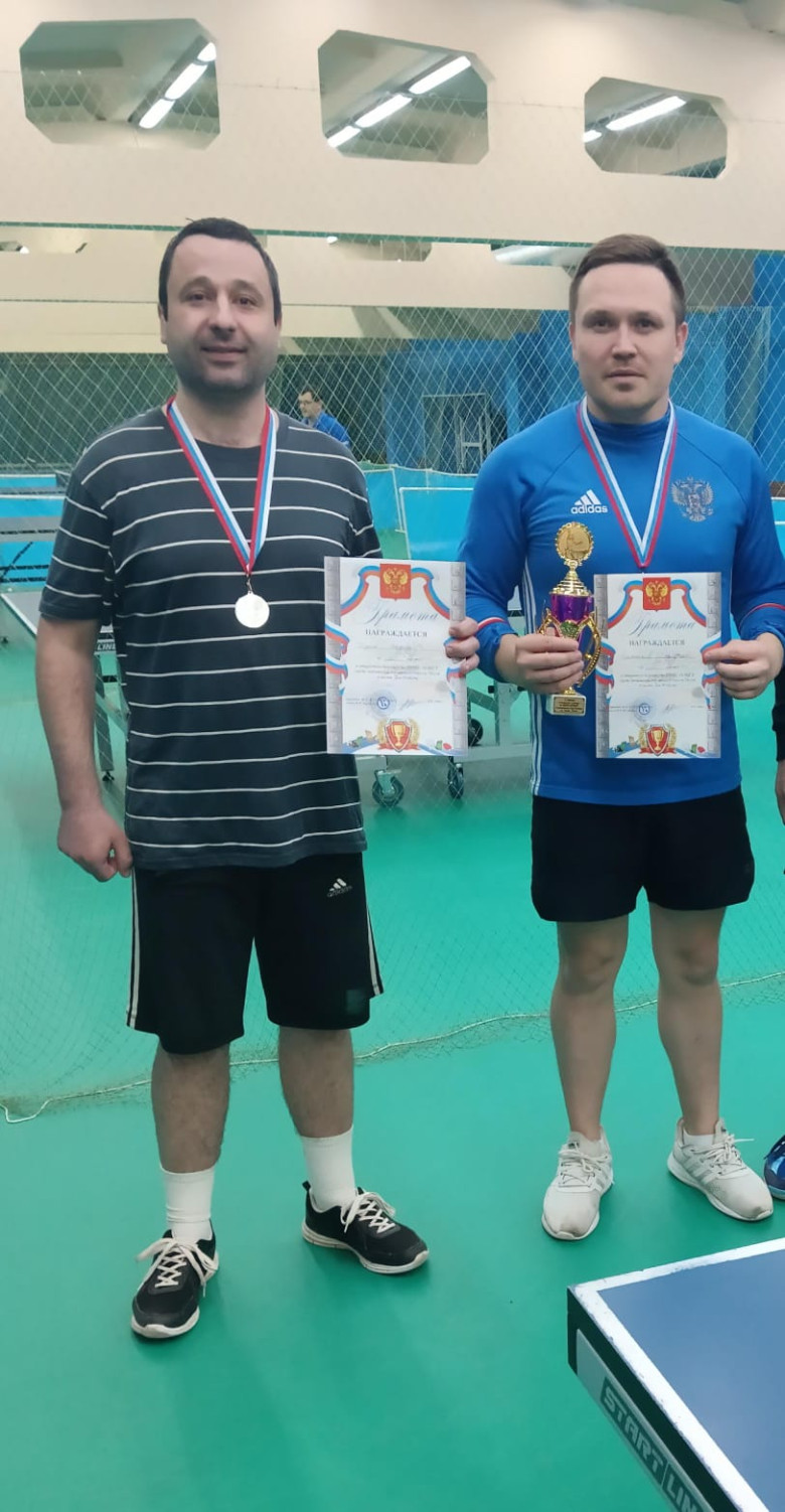 Победитель - Дмитрий Ермаков и 2й призер - Дука Андрей - настольный теннис фото